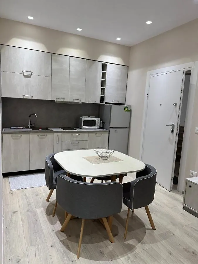 Brilant Apartament Tiran 0*,